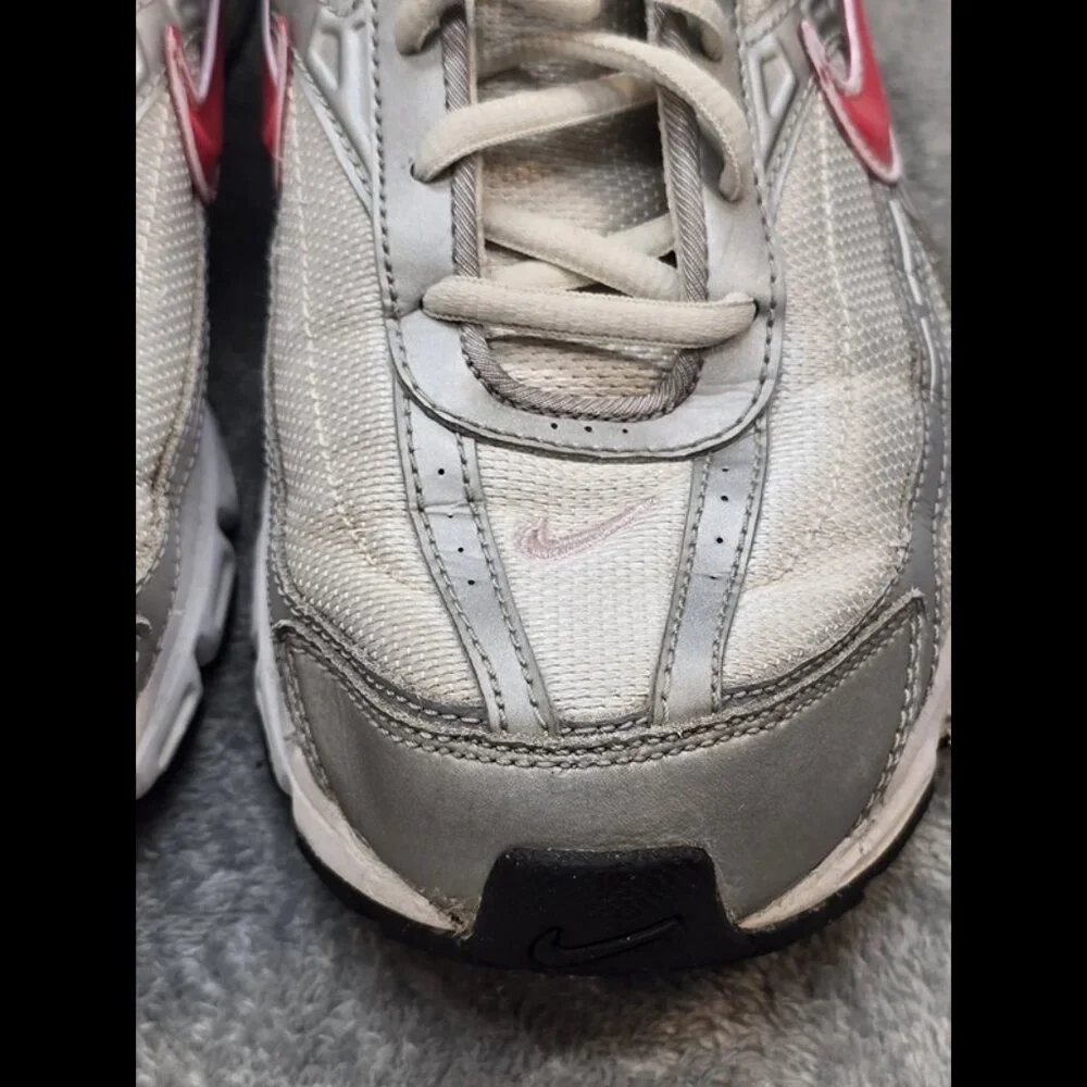 Nike Initiator Sneakers Womens 9 White‎ Clean!